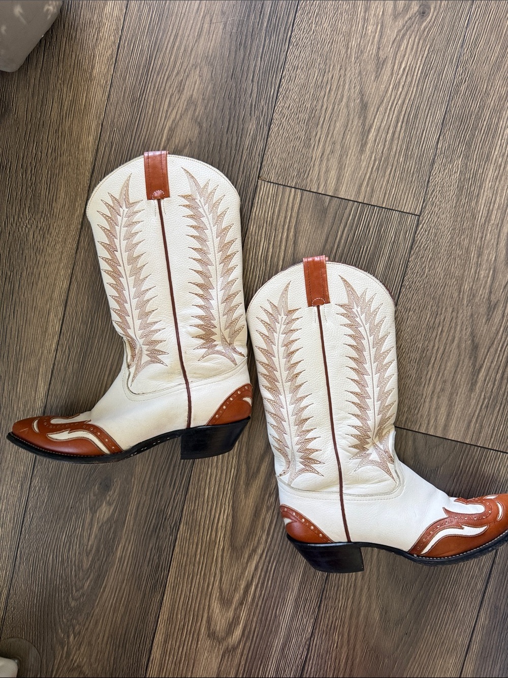 Tony Lama white and brown cowboy boots two toned wing tip vintage collectors 8 - Picture 5 of 17